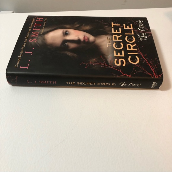 L.J. Smith Book Bundle Secret Circle Initiation Captive Power & Dark Visions 1-3 - Picture 5 of 9